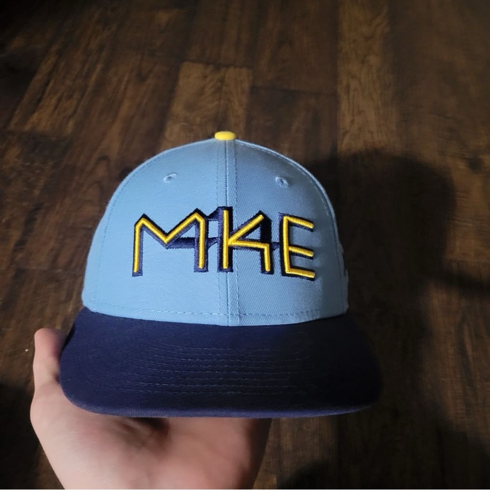 NWOT!!! Milwaukee Brewers City Connect Fitted hat!! 
Size 7 and 3/4 
Never Worn!